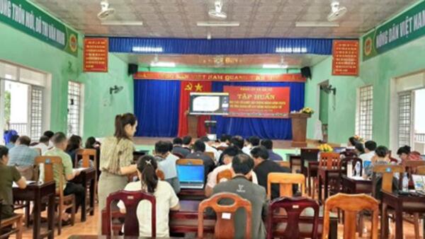 ĐẢNG ỦY XÃ BA TÔ TỔ CHỨC HỘI NGHỊ TRỰC TUYẾN TẬP HUẤN CÔNG TÁC TỔ CHỨC XÂY DỰNG ĐẢNG NĂM 2025 VÀ ỨNG DỤNG SỔ TAY ĐẢNG VIÊN ĐIỆN TỬ