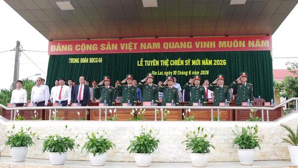 LÃNH ĐẠO ĐẢNG ỦY, UBND XÃ BA TÔ THĂM, ĐỘNG VIÊN VÀ DỰ LỄ TUYÊN THỆ CHIẾN SĨ MỚI NĂM 2026 TẠI CÁC ĐƠN VỊ HUẤN LUYỆN